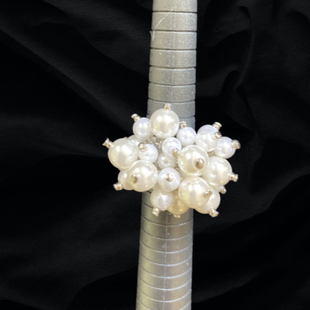 Ring "Cluster of Pearls" with Faux Pearls, Silver Toned Band - Picture 6 of 9